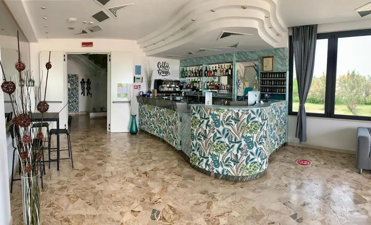 Hotel Tritone 里米尼 3*,  意大利